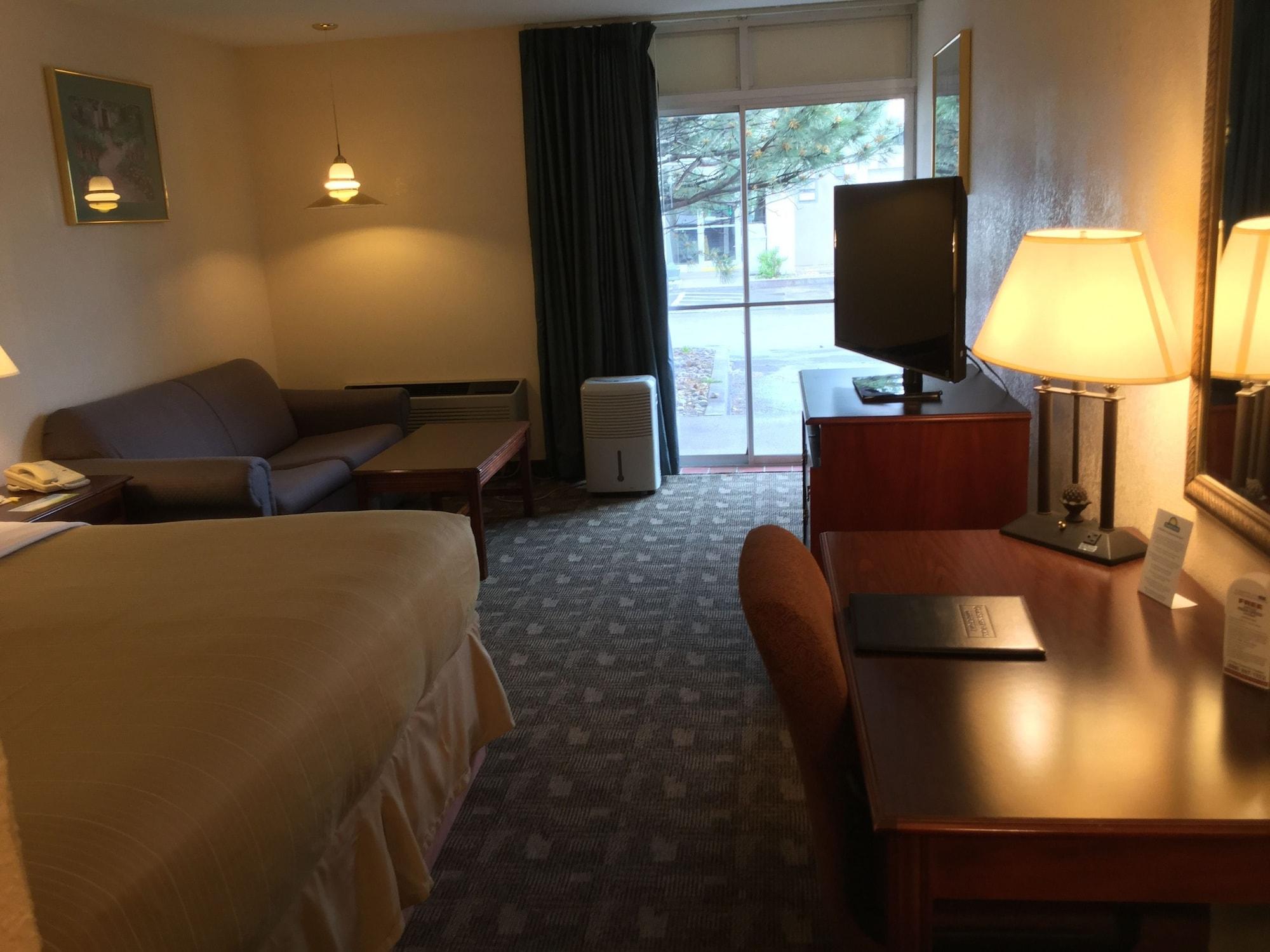 Doniphan Days Inn By Wyndham Grand Island I-80 מראה חיצוני תמונה