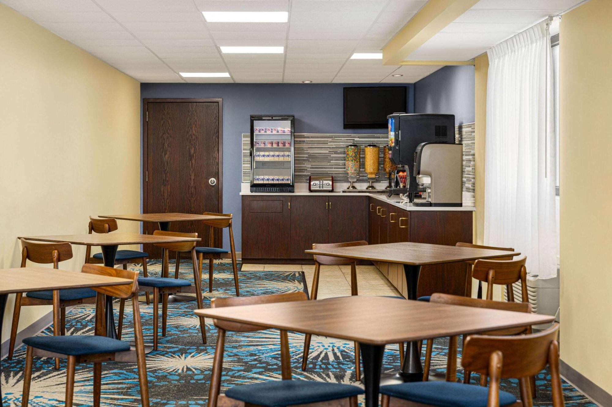 Doniphan Days Inn By Wyndham Grand Island I-80 מראה חיצוני תמונה