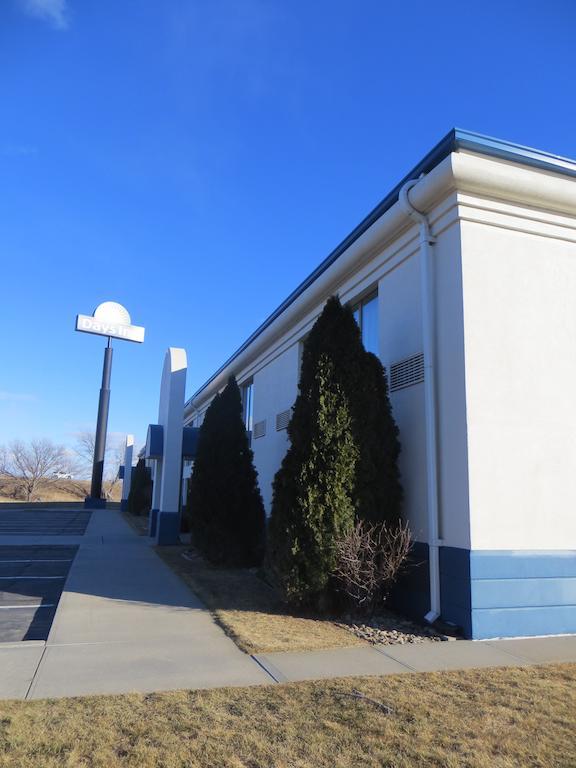 Doniphan Days Inn By Wyndham Grand Island I-80 מראה חיצוני תמונה