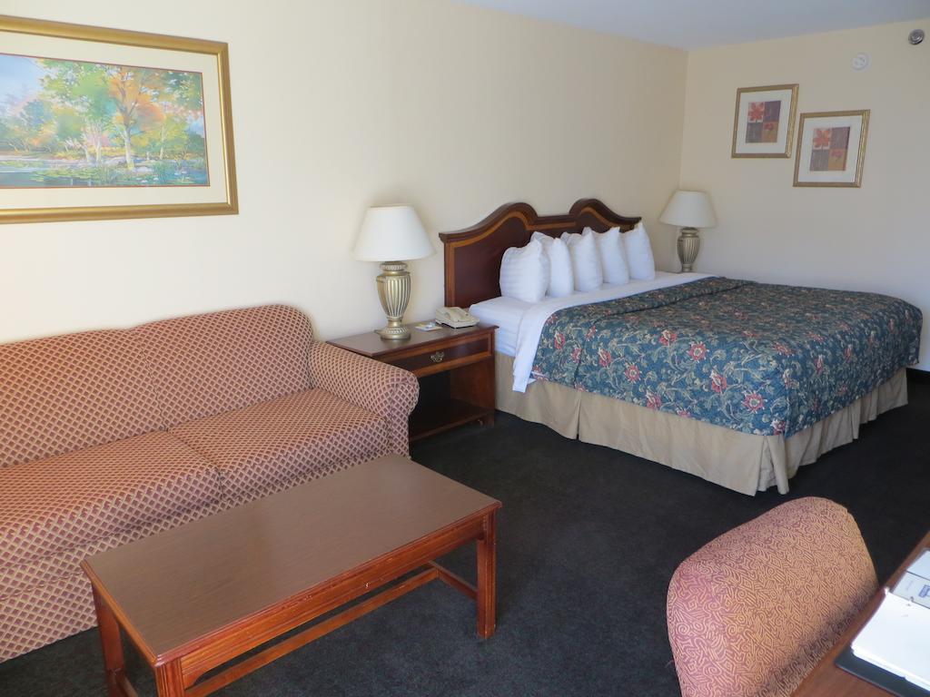 Doniphan Days Inn By Wyndham Grand Island I-80 מראה חיצוני תמונה