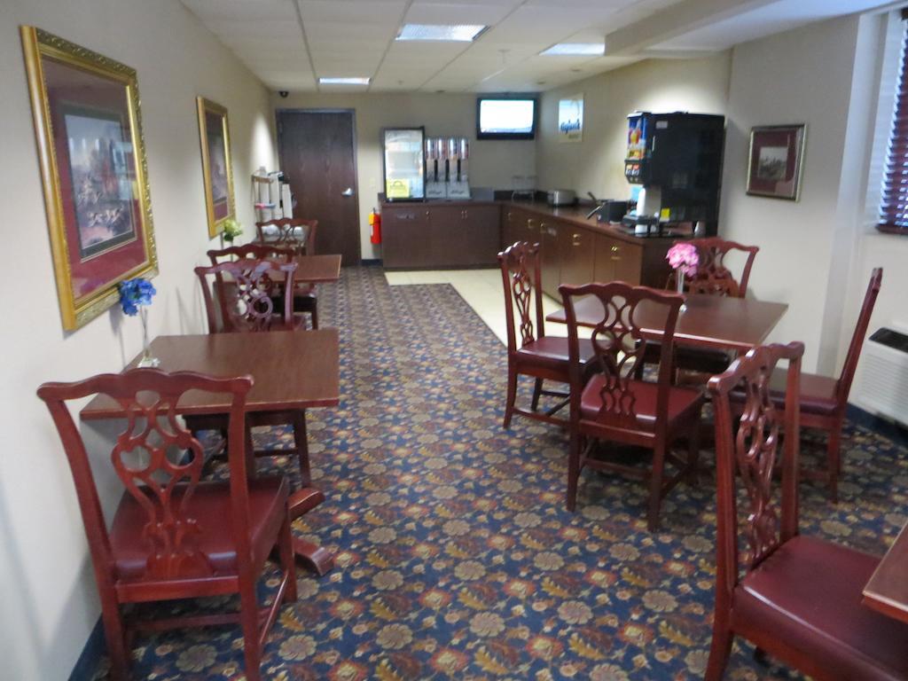 Doniphan Days Inn By Wyndham Grand Island I-80 מראה חיצוני תמונה