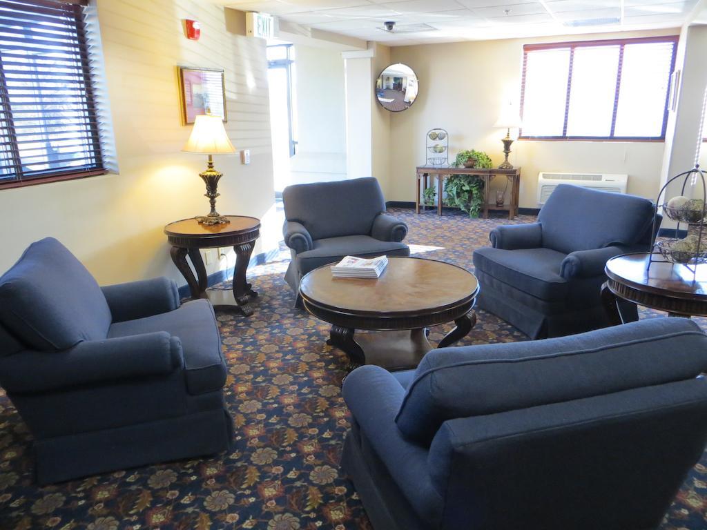 Doniphan Days Inn By Wyndham Grand Island I-80 מראה חיצוני תמונה